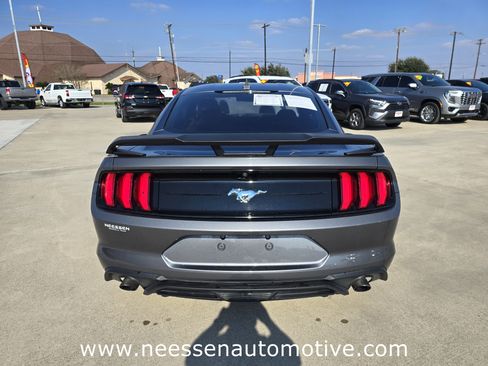 Used 2023 Ford Mustang Coupe image 7