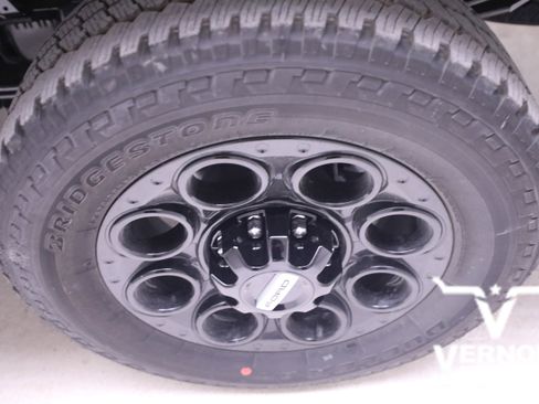 New 2026 Ford F250 Lariat w/ Black Appearance Package image 39