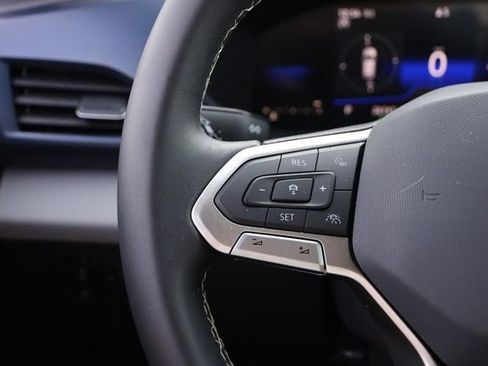 Certified 2023 Volkswagen Taos SE AWD/4WD image 11