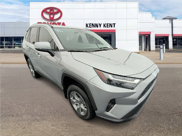 Used 2025 Toyota RAV4 XLE w/ Convenience Package FWD image 1