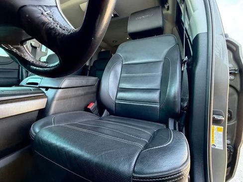 Used 2018 GMC Yukon Denali w/ Denali Ultimate Package AWD/4WD image 7