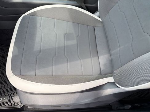 New 2026 Volkswagen Taos SE FWD image 14
