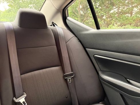 Used 2025 Nissan Altima 2.5 SV FWD image 36