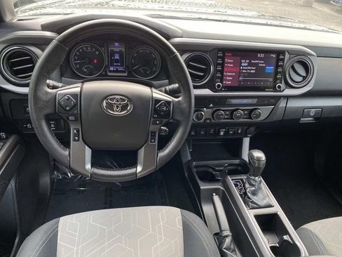 Used 2023 Toyota Tacoma TRD Sport image 5