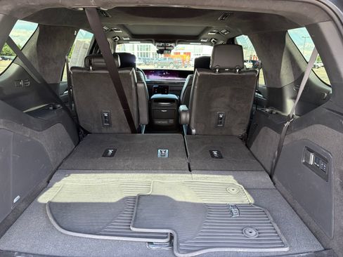 Used 2025 Cadillac Escalade Sport Platinum AWD/4WD image 18
