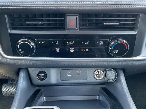 Used 2024 Nissan Rogue S image 18