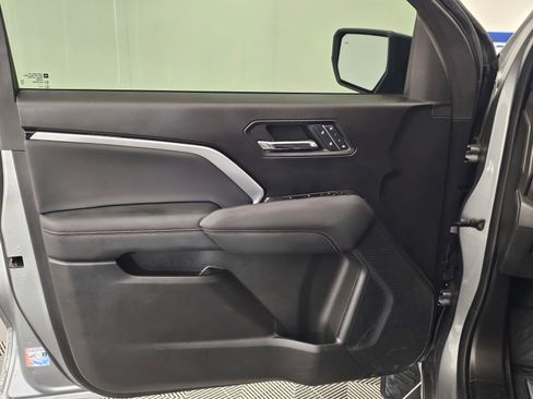 Used 2023 Chevrolet Colorado Z71 w/ Z71 Convenience Package 2 image 10