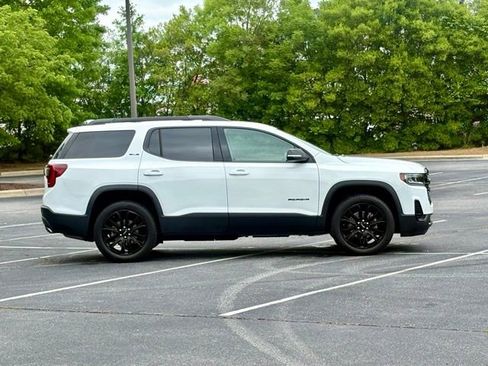 Used 2023 GMC Acadia SLE w/ Driver Convenience Package FWD image 9