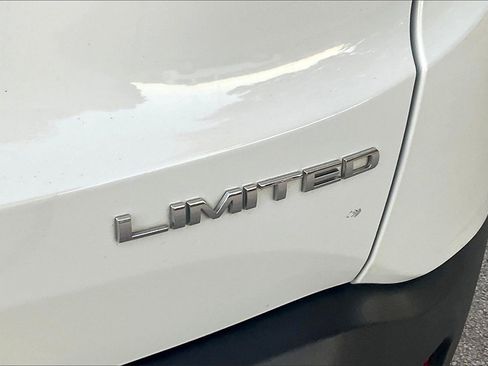 Used 2020 Jeep Renegade Limited image 12