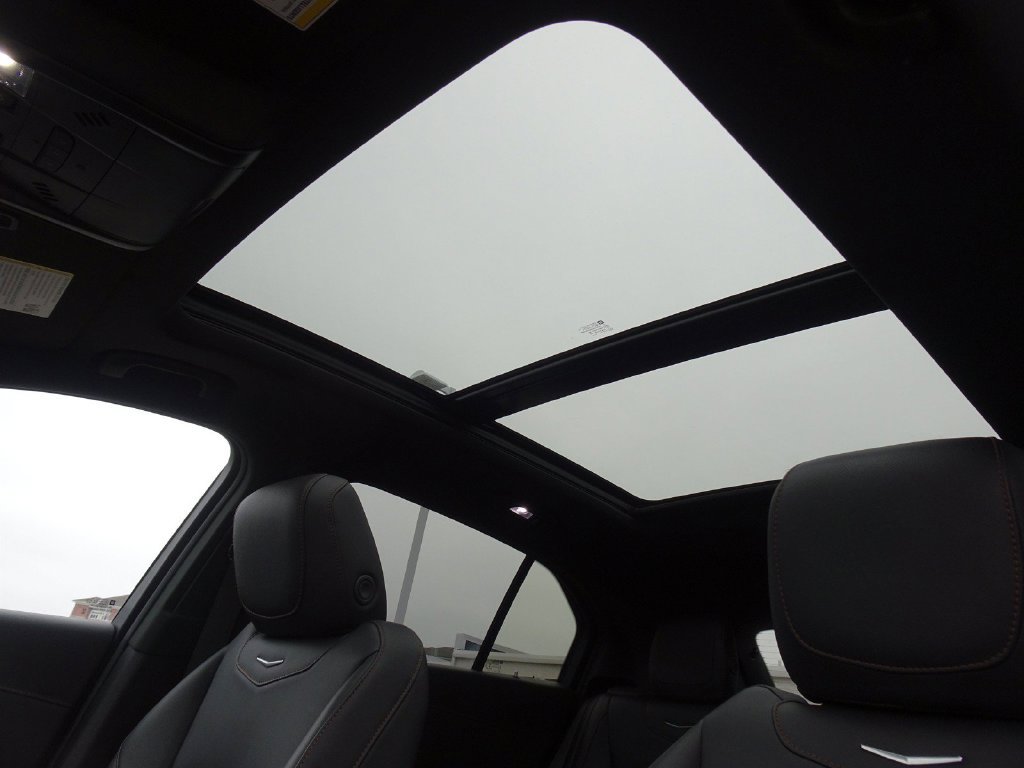 Used 2023 Cadillac XT4 Sport w/ Cold Weather Package AWD/4WD image 11