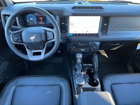 New 2025 Ford Bronco Badlands image 3
