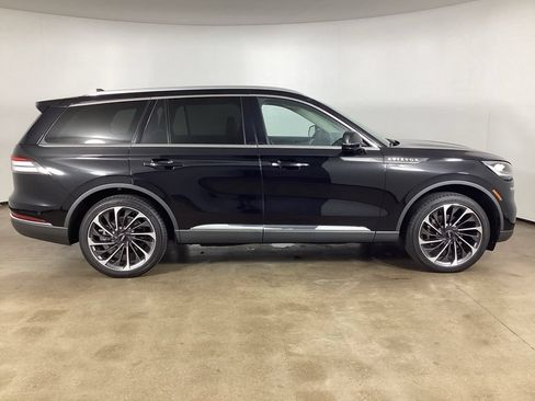 Used 2023 Lincoln Aviator Reserve w/ Equipment Group 201A AWD/4WD image 4