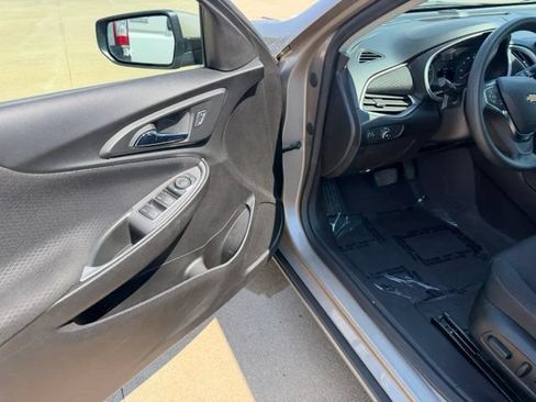 Used 2024 Chevrolet Malibu LT FWD image 15