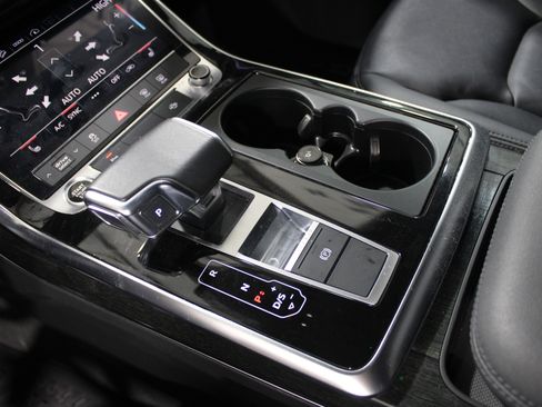 Used 2022 Audi Q7 Premium Plus image 18