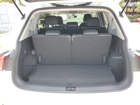 Certified 2023 Volkswagen Tiguan SE FWD image 16
