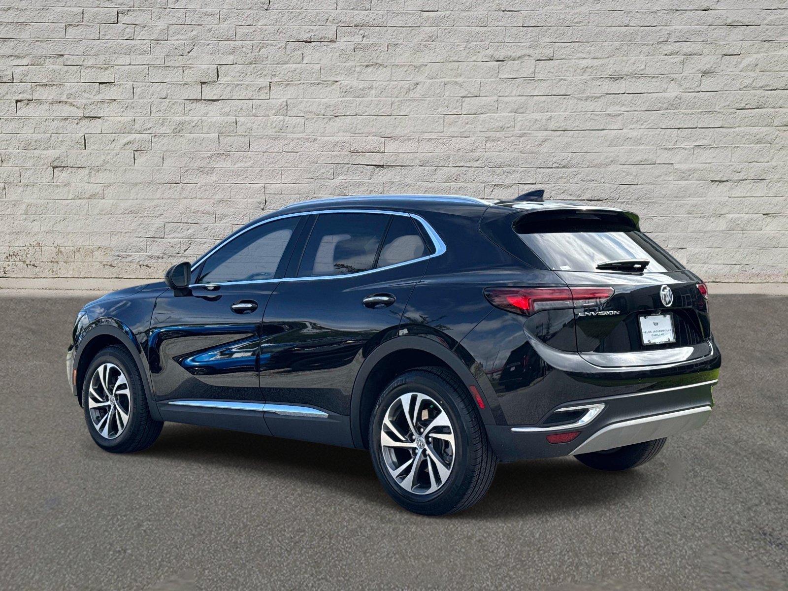 Used 2022 Buick Envision Essence w/ Technology Package I FWD image 3