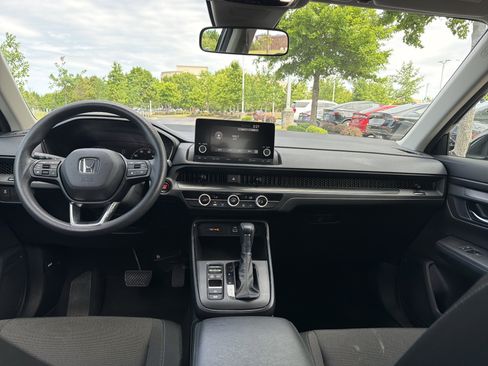 Certified 2025 Honda CR-V LX image 29