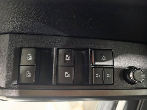 Used 2018 Toyota Tacoma TRD Sport image 18