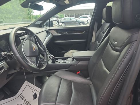 Used 2025 Cadillac XT5 Premium Luxury FWD image 5