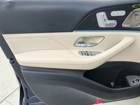 Used 2022 Mercedes-Benz GLS 450 4MATIC image 41