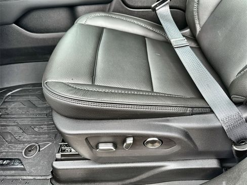 New 2026 GMC Yukon XL Denali w/ Denali Reserve Package image 25