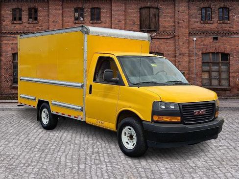 Used 2021 GMC Savana 3500 w/ Power Convenience Package image 3