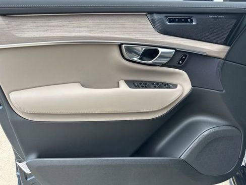New 2026 Volvo XC90 B6 Plus image 13
