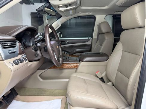 Used 2017 Chevrolet Suburban Premier AWD/4WD image 35