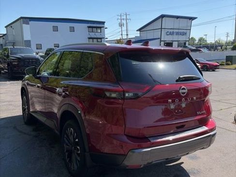 Used 2025 Nissan Rogue SL w/ Tech Package AWD/4WD image 10