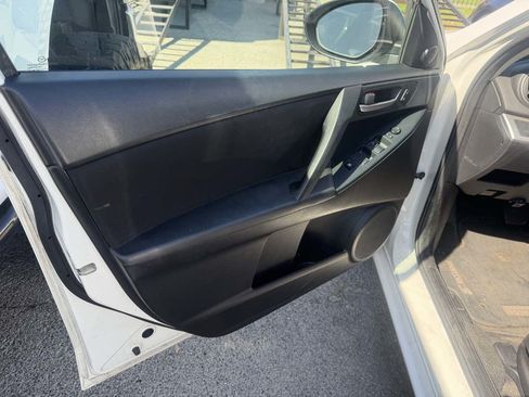 Used 2012 MAZDA MAZDA3 i Touring FWD image 6