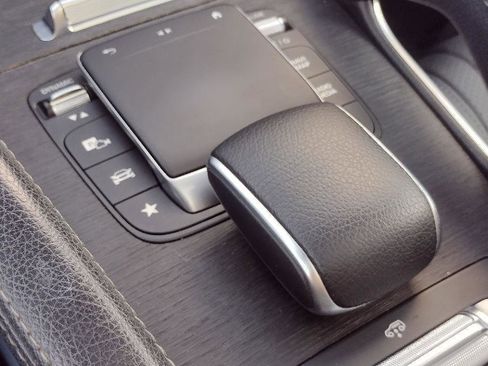 Used 2022 Mercedes-Benz GLS 450 4MATIC image 37