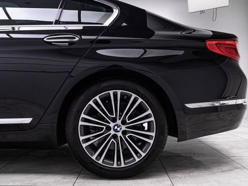 Used 2019 BMW 530i xDrive image 32