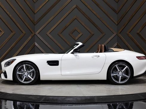 Used 2018 Mercedes-Benz AMG GT Roadster w/ Exclusive Interior Package image 3