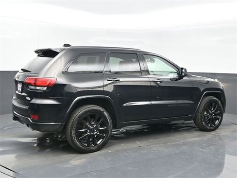 Used 2019 Jeep Grand Cherokee Altitude image 6