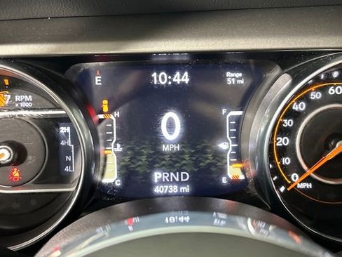 Used 2023 Jeep Wrangler Sahara w/ Cold Weather Group image 18