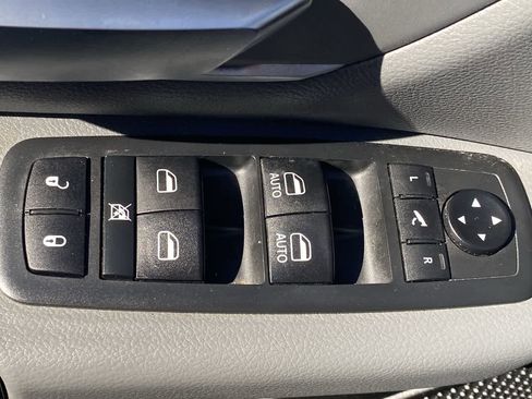 Used 2020 RAM 1500 Big Horn AWD/4WD image 13