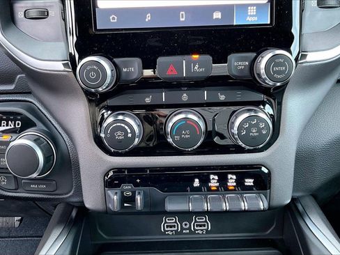 New 2026 RAM 1500 Big Horn AWD/4WD image 17