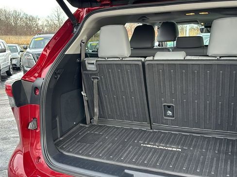 Used 2020 Toyota Highlander Limited image 35