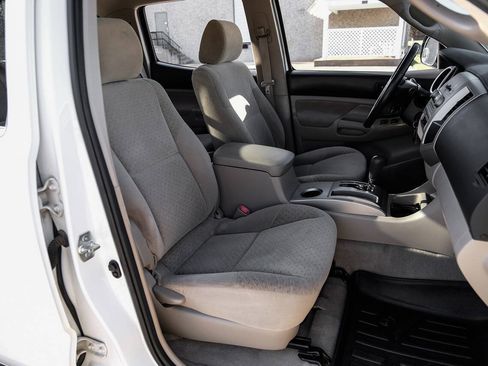 Used 2006 Toyota Tacoma PreRunner RWD image 33