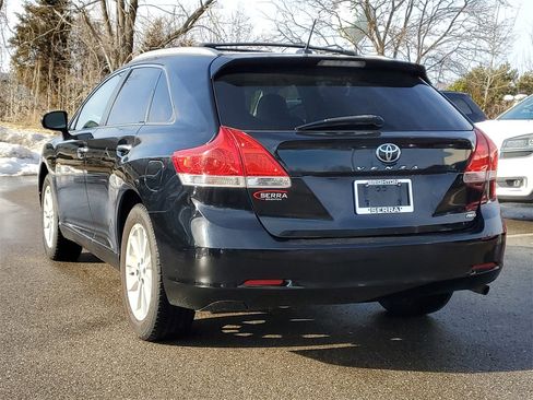 Used 2010 Toyota Venza AWD image 2