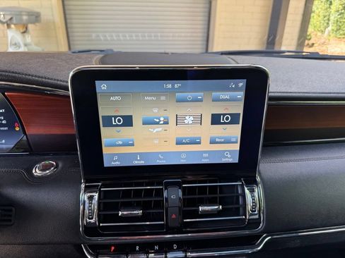 Used 2020 Lincoln Navigator L Reserve w/ Equipment Group 201A Reserve AWD/4WD image 18