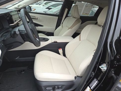 Used 2026 Toyota Crown XLE image 10