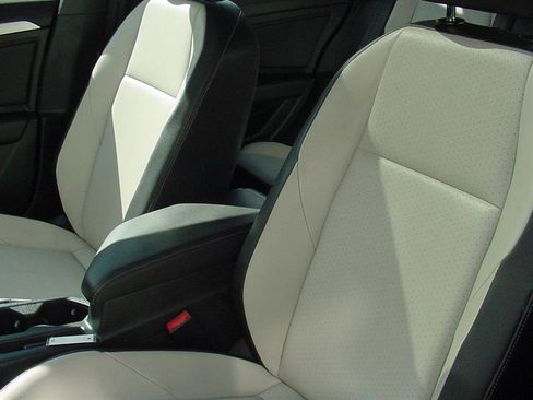 Used 2020 Volkswagen Jetta R-Line w/ R-Line Cold Weather Package image 14