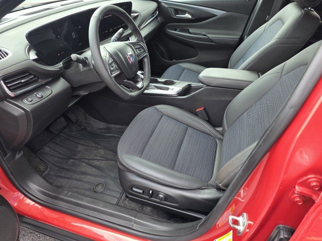 Used 2024 Buick Envista Sport Touring w/ Convenience I Package FWD image 2