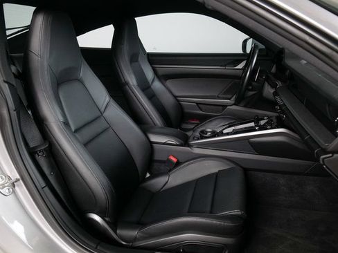 Used 2022 Porsche 911 Carrera RWD image 11
