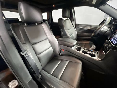 Used 2022 Jeep Grand Cherokee Limited w/ Tech Group RWD image 31