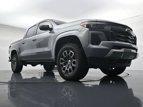 Used 2024 Chevrolet Colorado Z71 w/ Z71 Convenience Package 2 AWD/4WD image 18