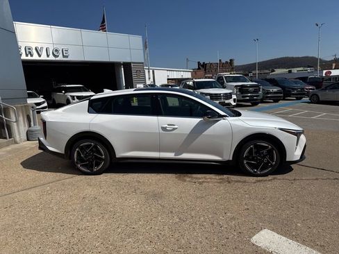 New 2026 Kia K4 GT-Line FWD image 8