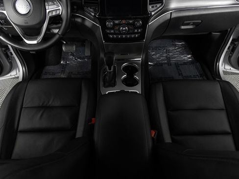 Used 2021 Jeep Grand Cherokee Limited image 37