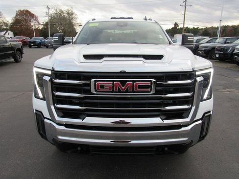 Used 2024 GMC Sierra 2500 SLE w/ SLE Convenience Package image 5